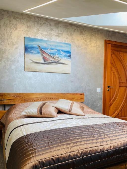 Brivibas - Wave, Free Privat Parking, Free Wifi, Self Check-in Lägenhet *